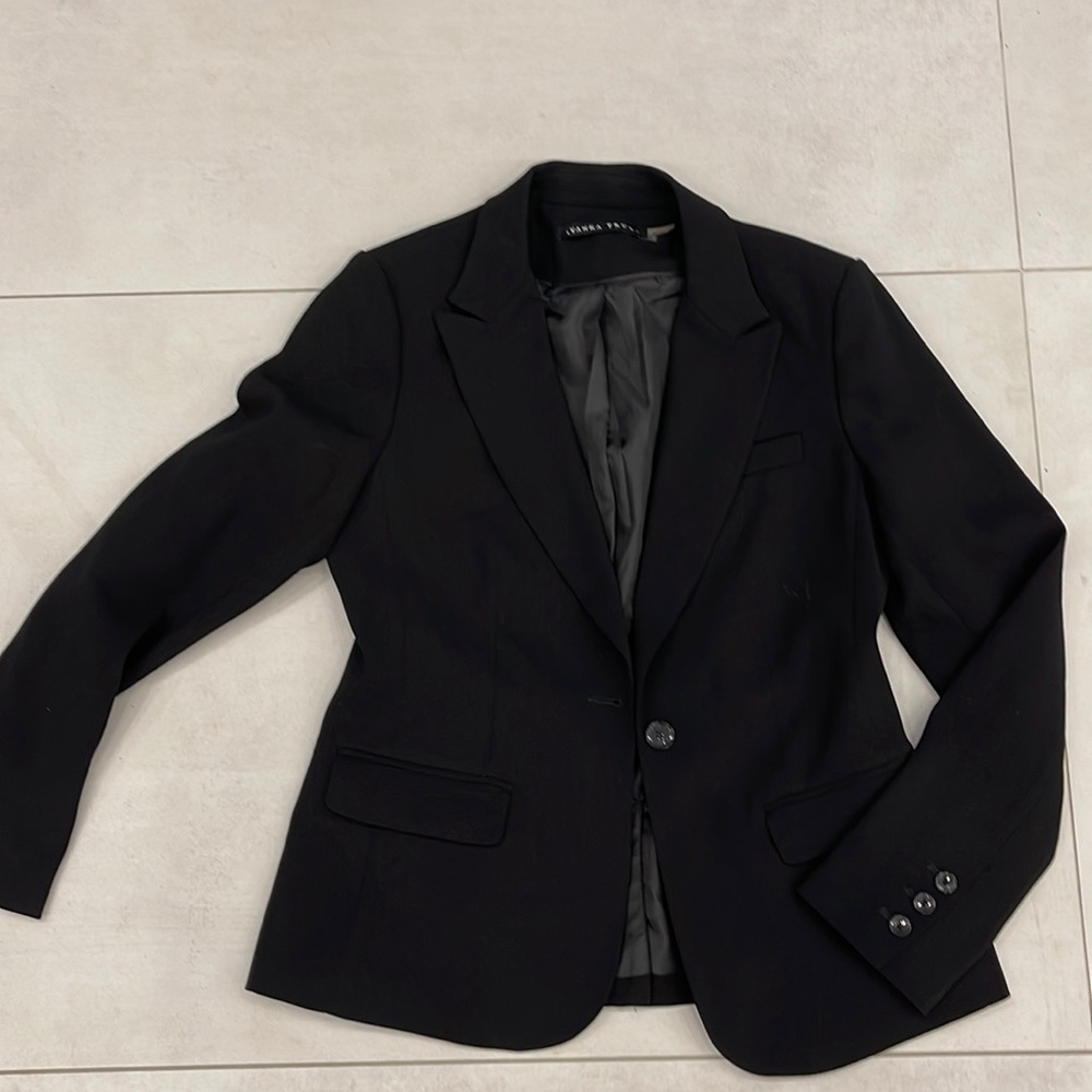 Ivanka Trump black blazer